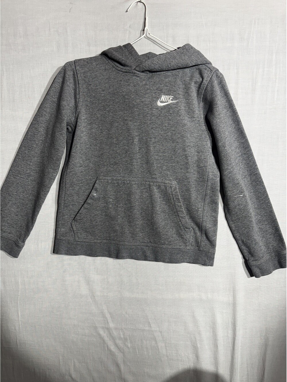 NIKE Sportswear Boys' Club Fleece Pullover Hoodie Carbon Heather Small SZ Medium